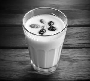 Dry fruit shake