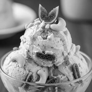 Kaju anjeer ice cream 1 scoop
