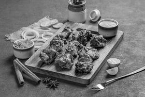 Chicken Tikka Platter (9 Pcs)