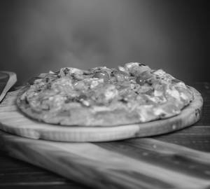 Cheese Makhani Paneer Pizza