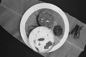 Puliyogare With Curd Rice And Masala Vada [1 Piece]