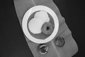 Idli [2 Pieces] With 1 Vada