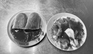 2 Mix Chaat with 2 Bun Tikki