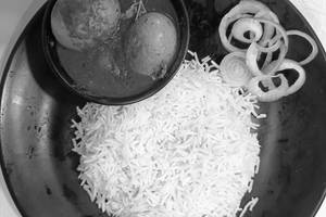 Egg Curry With Plain Rice ( 1 Pcs)