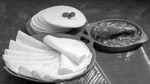 4 Pathiri With Chicken Curry 