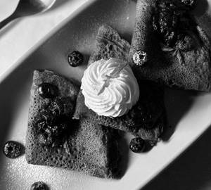 RAGI CREPES: BERRIES & CREAM(GLUTEN FREE)