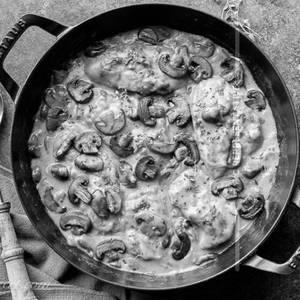 Boneless Chicken with Mushroom Gravy
