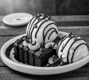 Vanilla Brownie Ice Cream