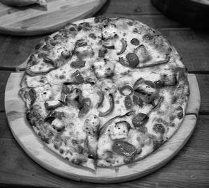 Veg paneer pizza