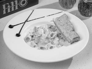 Jain White Sauce Rigatoni Pasta (650 Ml)