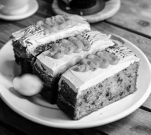 Carrot And Walnut Cake With Cream Cheese Frosting Slices ( Box Of 2 )