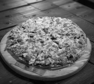 Veg Kadhai Pizza
