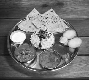 Maharashtrian Veg Thali( Serves 1 Person)
