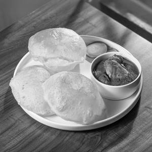 Luchi Mangsho [Chicken]