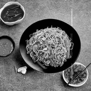 Veg hakka noodles