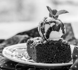 Brownie With Ice Cream