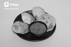 Bedmi Poori Aloo Sabzi [4 Poori]
