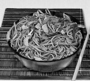 Chicken hakka noodles