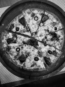 Spinach And Corn Pizza (10 Inch 8 Slice)
