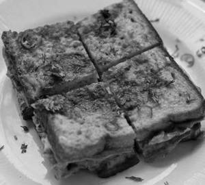 Bread omelette