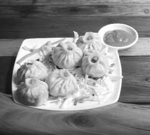 Veg Steam Momo's (8Pcs)