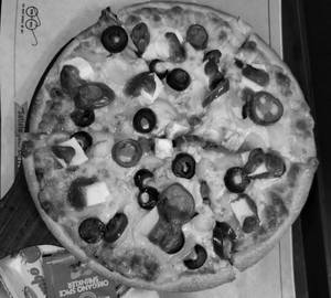 Paneer Makhani Pizza