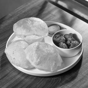 Luchi Alu Dum