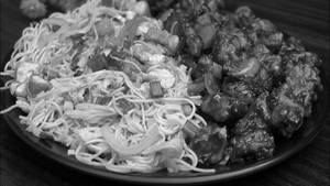 Chicken Chilly (4pc) With  Chicken Hakka Noodles