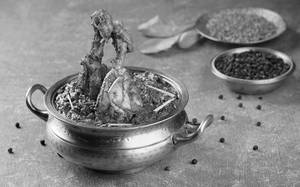 Awadhi Palak Chicken [2 Pcs]