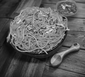 Schezwan veg noodles