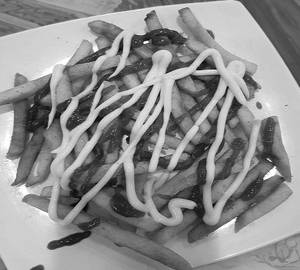 Spicy cheesy fries