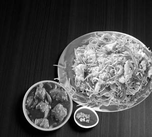 Chiken Egg Hakka Noodles [500Ml] With Chilli Chicken [4Pcs]