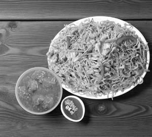 Egg Hakka Noodles [500Ml] With Garlic Chicken [4Pcs]