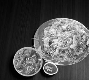 Chiken Egg Hakka Noodles [500Ml] With Chilli Fish [4Pcs]