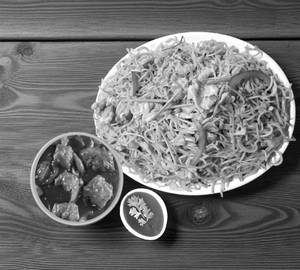 Egg Hakka Noodles [500Ml] With Chilli Chicken [4Pcs]