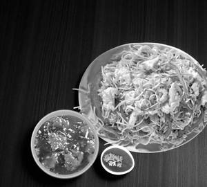 Chiken Egg Hakka Noodles [500Ml] With Chicken Manchurian[4Pcs]