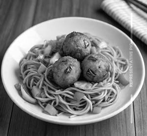 Veg Manchurian Noodles (Half)                   