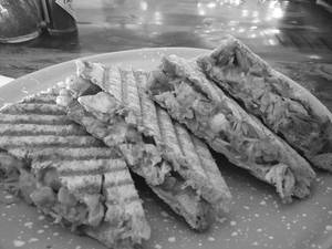 Grill Panner Tikka Sandwich (4pcs)