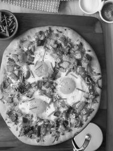 Boiled Eggs Chicken Pizza (Medium)