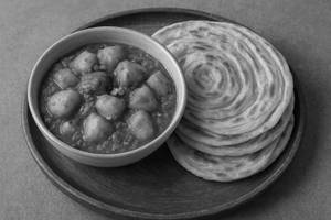 Aloo Dum with Laccha Paratha 