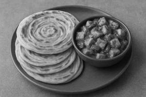 3 Laccha Paratha with Chilli Paneer [5 pieces]