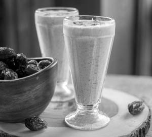 Dates Milkshake