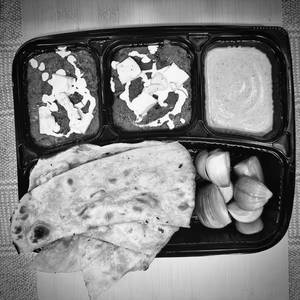 Paneer Butter Masala [Full] with 4 Butter Naan 