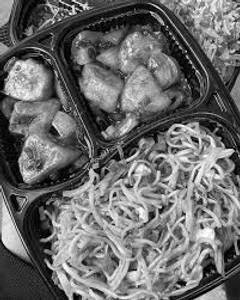 Veg hakka noodles with paneer chilli dry
