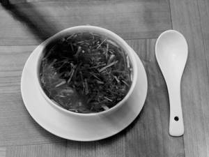 Veg hot and sour soup