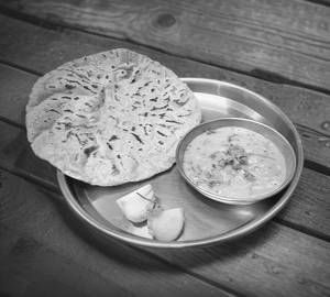 Chapati With Dal Fry