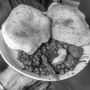 4 Poori With Sabji