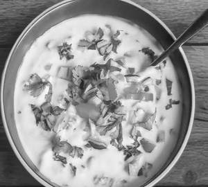 Raita  pyaz tamatar