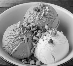Strawberry Fudge Trible (special Ice Cream)
