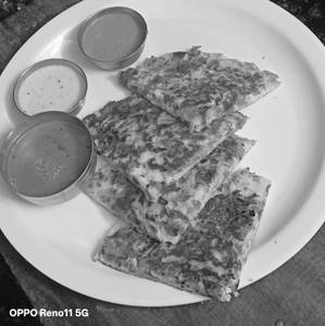 Butter Tomato Uttapam